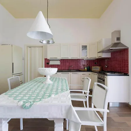 Sleeps 8 With Pool And Air Con * Torre Suda