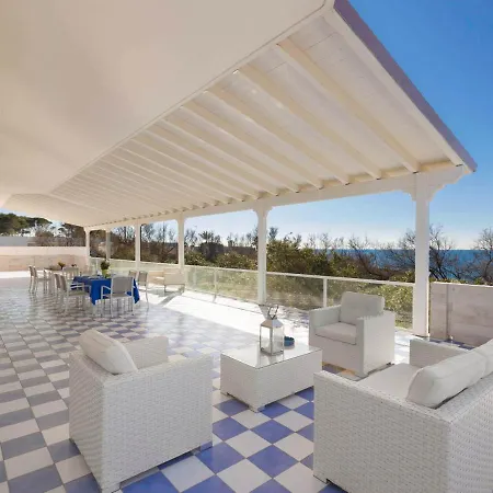 Sleeps 8 With Pool And Air Con Villa *