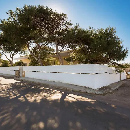 Sleeps 8 With Pool And Air Con Villa