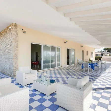 Sleeps 8 With Pool And Air Con *