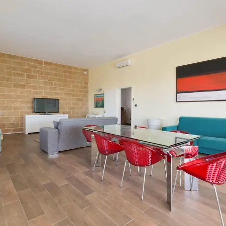 Villa Sleeps 8 With Pool And Air Con Torre Suda